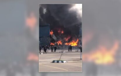 Se incendió un shopping en Punta del Este y colapsaron las paredes y el techo