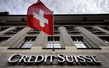 Credit Suisse se desploma fuerte en Wall Street por riesgo de default y arrastra a toda la banca europea