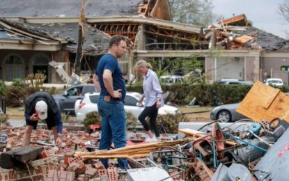 Violentos tornados dejaron un saldo de al menos 18 muertos en los Estados Unidos